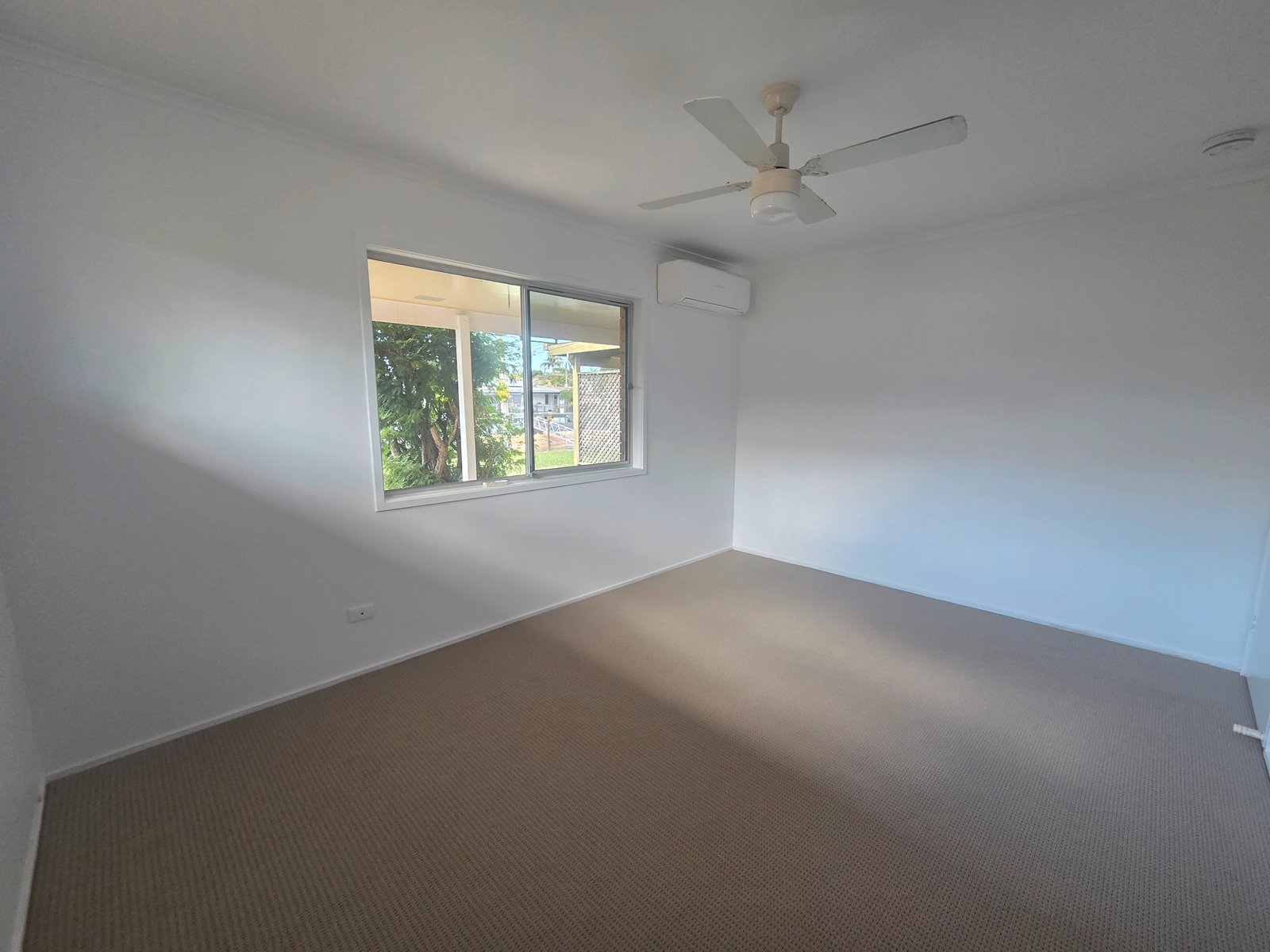 102 Rio Vista Boulevard BROADBEACH WATERS 11