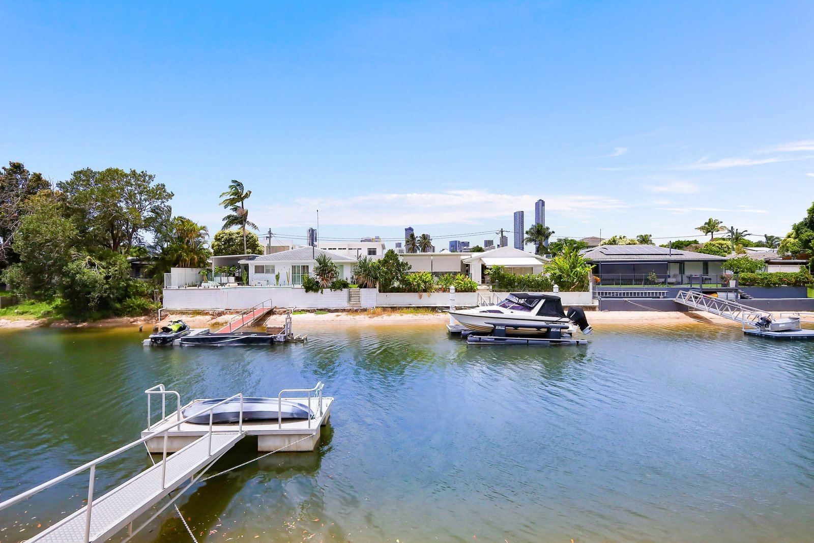 102 Rio Vista Boulevard BROADBEACH WATERS 19