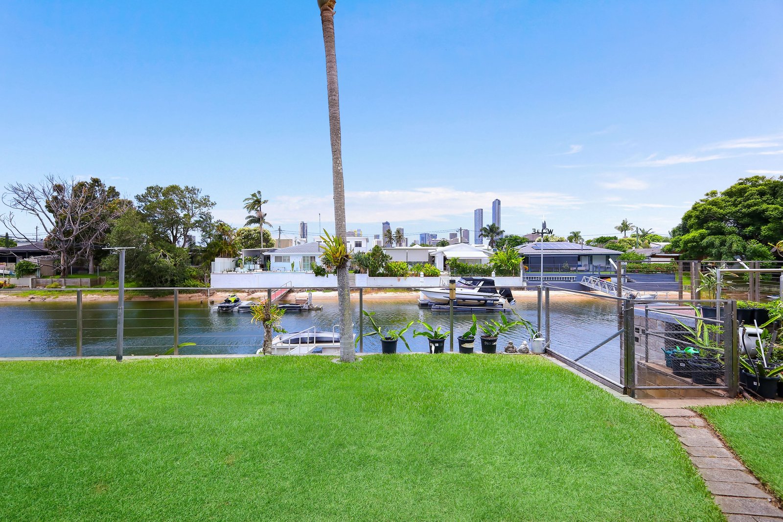 102 Rio Vista Boulevard BROADBEACH WATERS 21