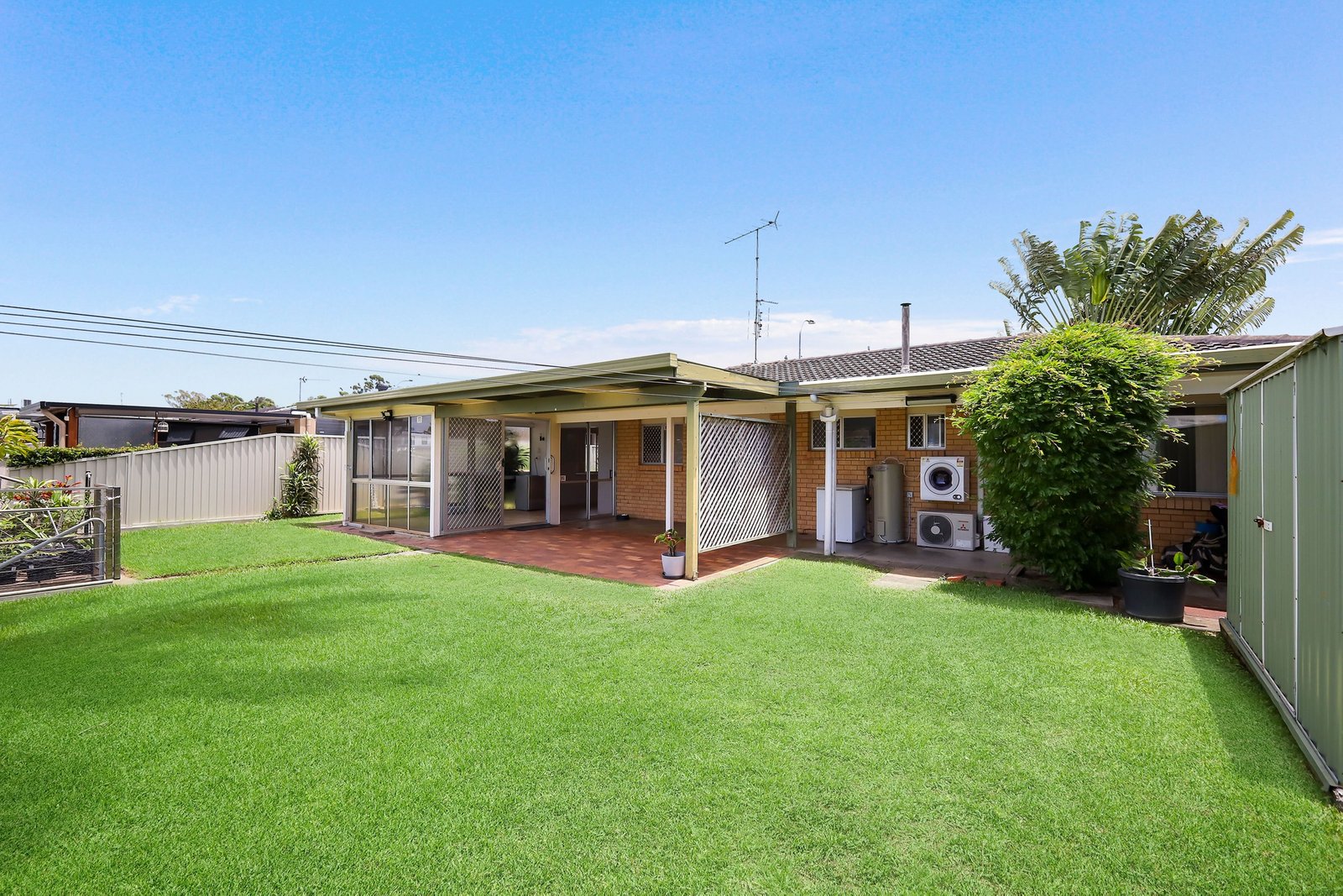 102 Rio Vista Boulevard BROADBEACH WATERS 25