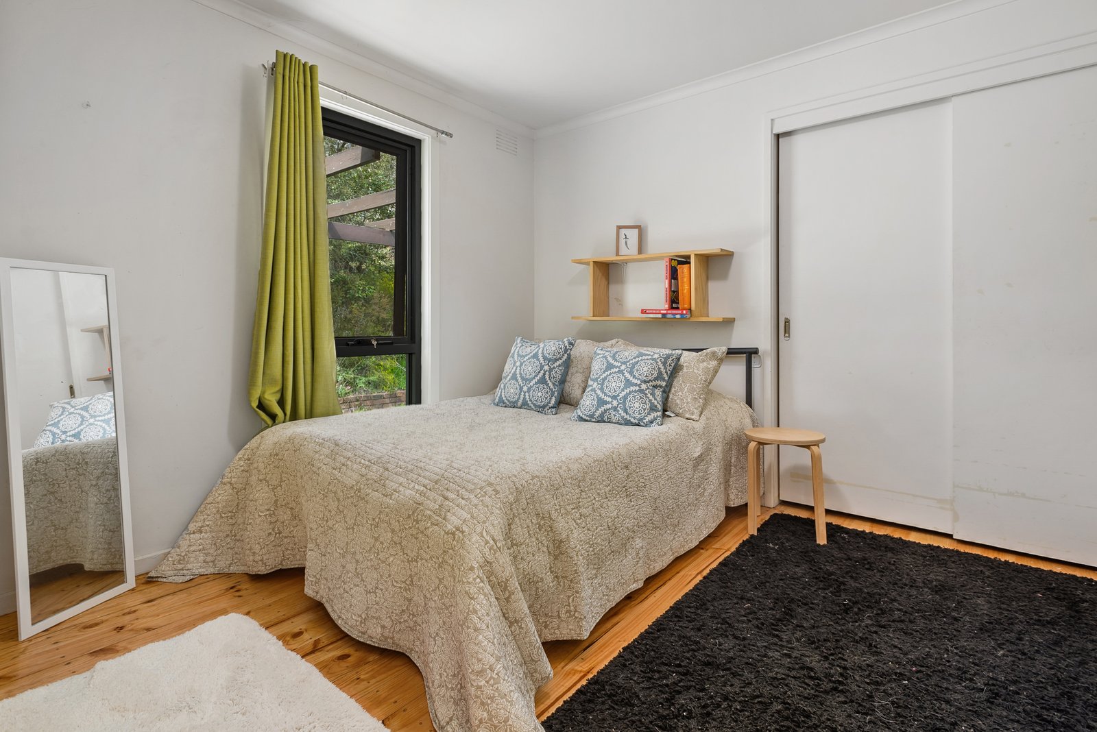 Real Estate and Property in 102 Slatey Creek Road, Woodend, VIC