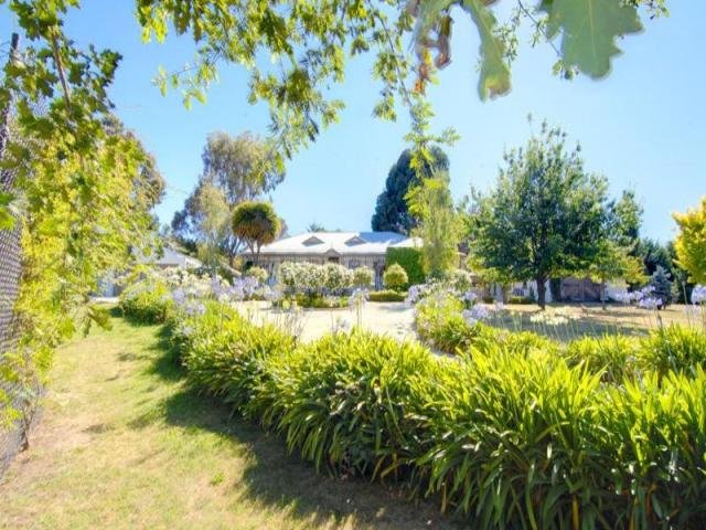 102 Somerville Street BUNINYONG 23