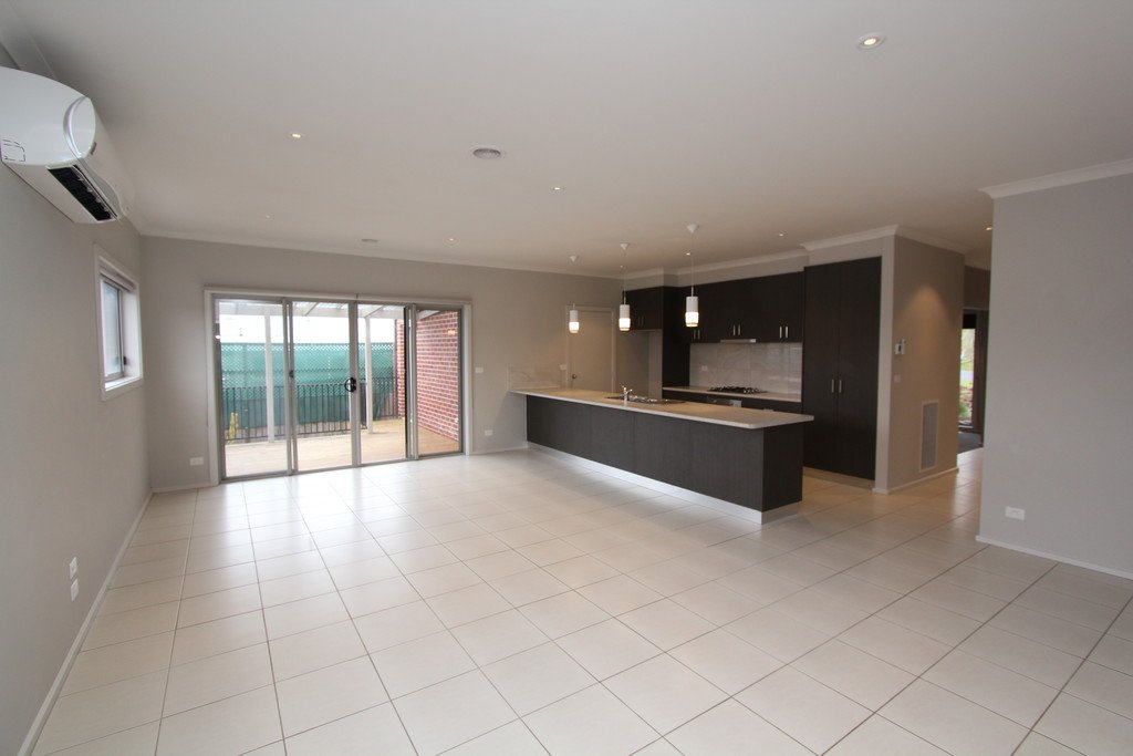 102 Sweeney Street BLACK HILL 2