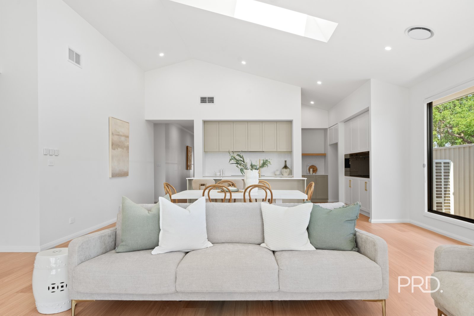 102 The Esplanade Central  WAGGA WAGGA 21