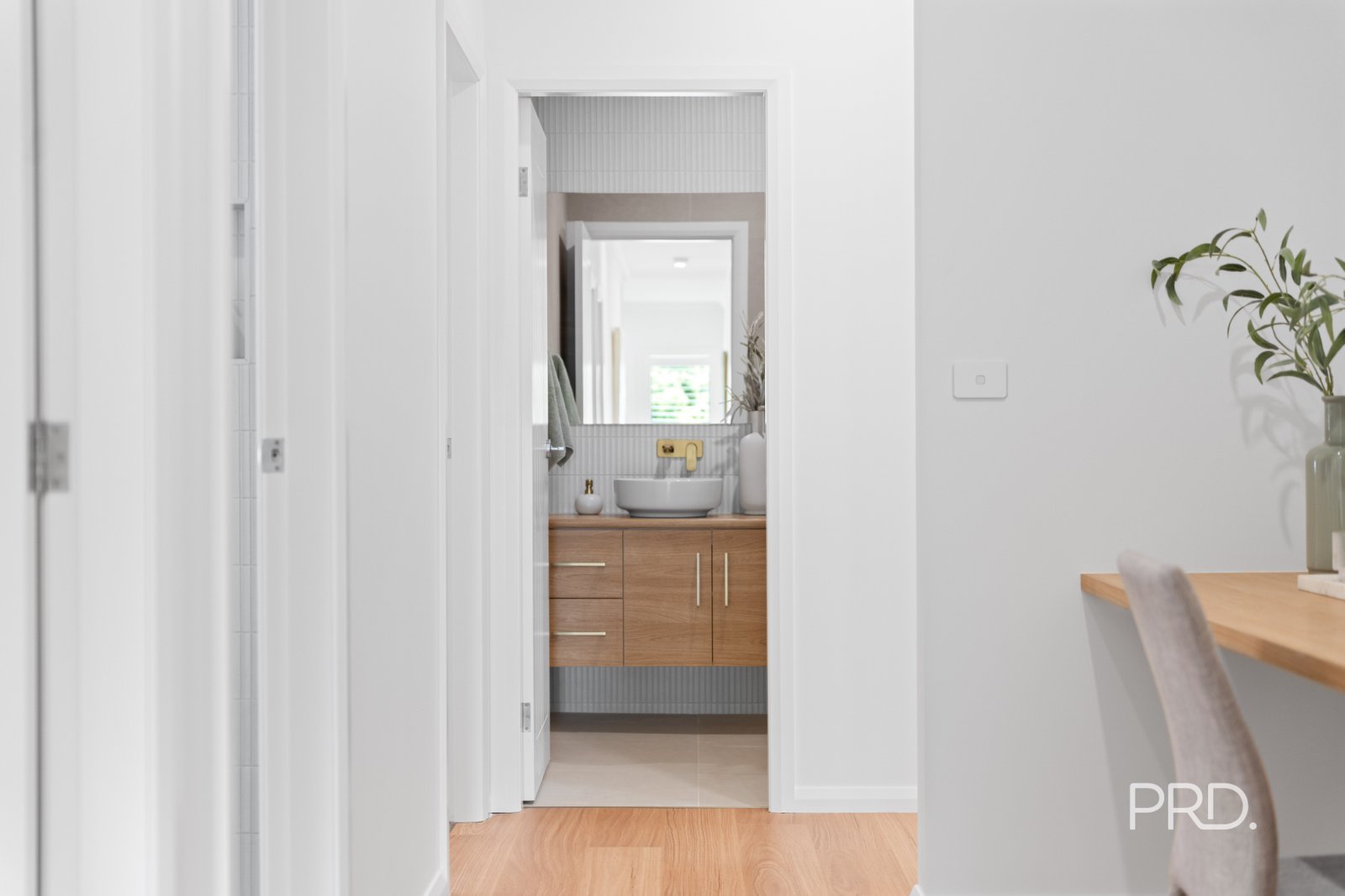 102 The Esplanade Central  WAGGA WAGGA 35