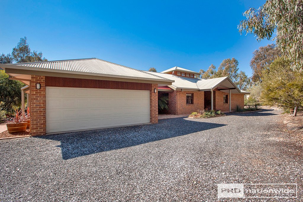 102 Tregarthen Road TAMWORTH 2