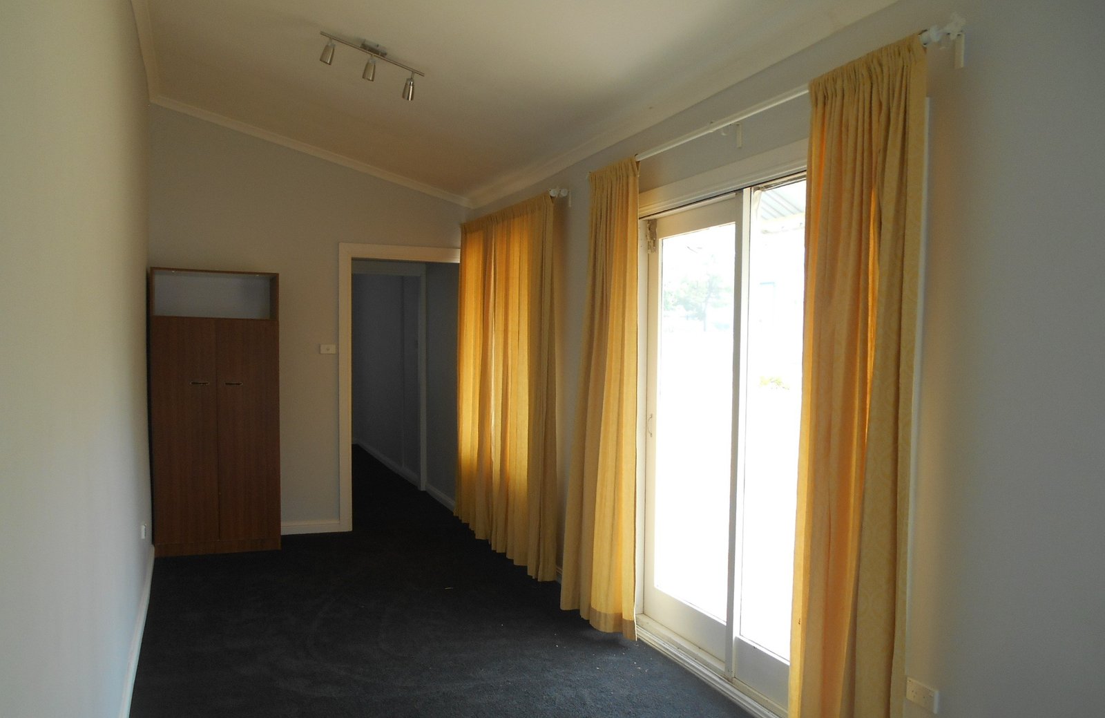 102 Tumut Street ADELONG 10