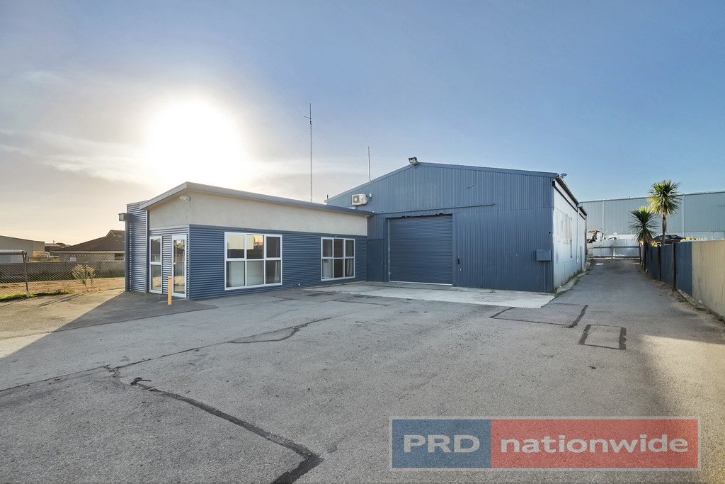 102 Whitelaw Avenue DELACOMBE 1