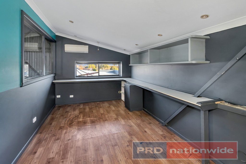 102 Whitelaw Avenue DELACOMBE 5