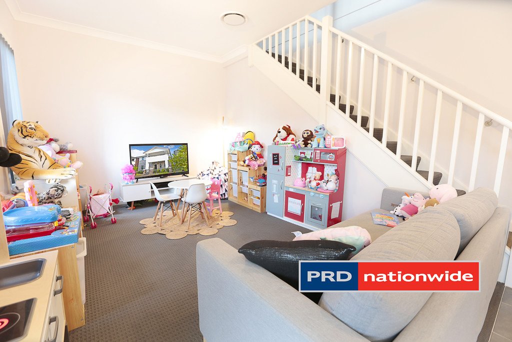 102 William Hart Crescent PENRITH 2