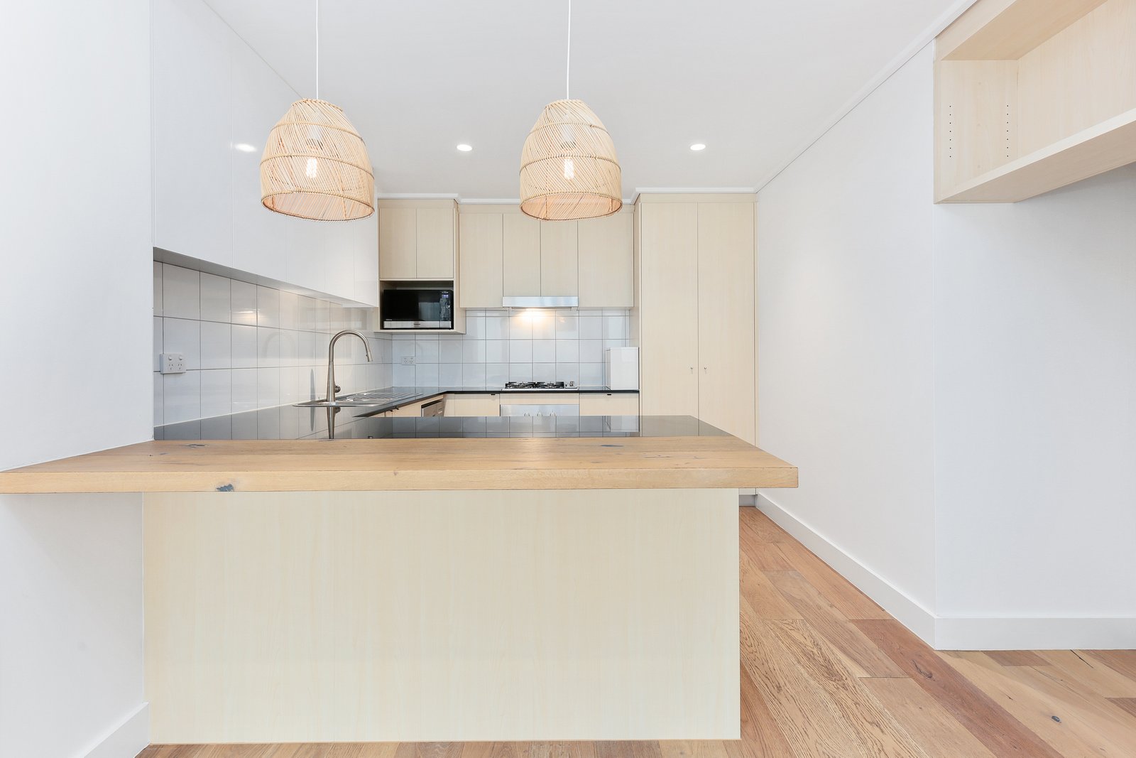 Gallery: 10/200 Bay Street