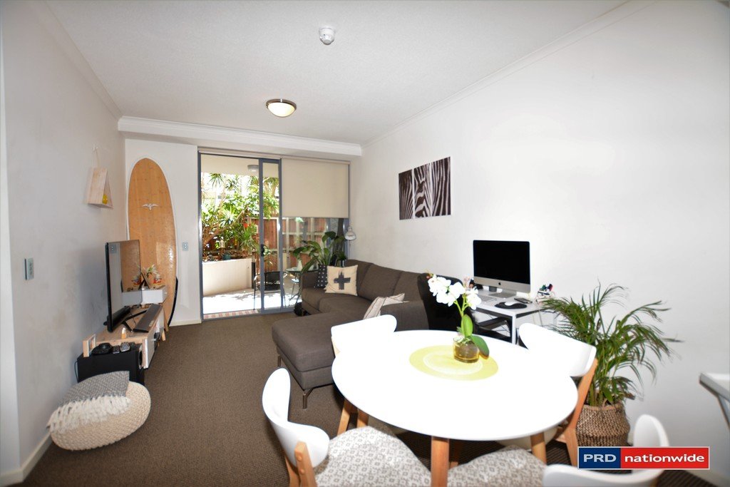 1020/1 Ocean Street BURLEIGH HEADS 3