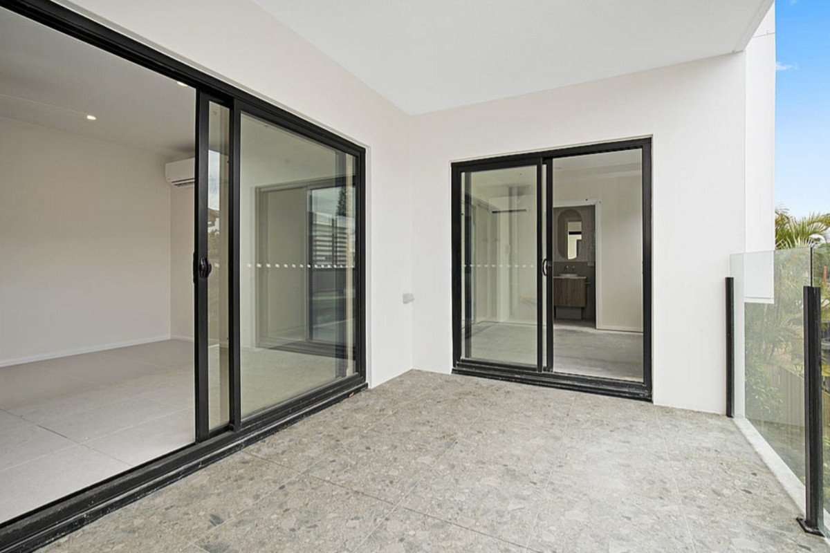 10/2044 Gold Coast Highway Miami 5