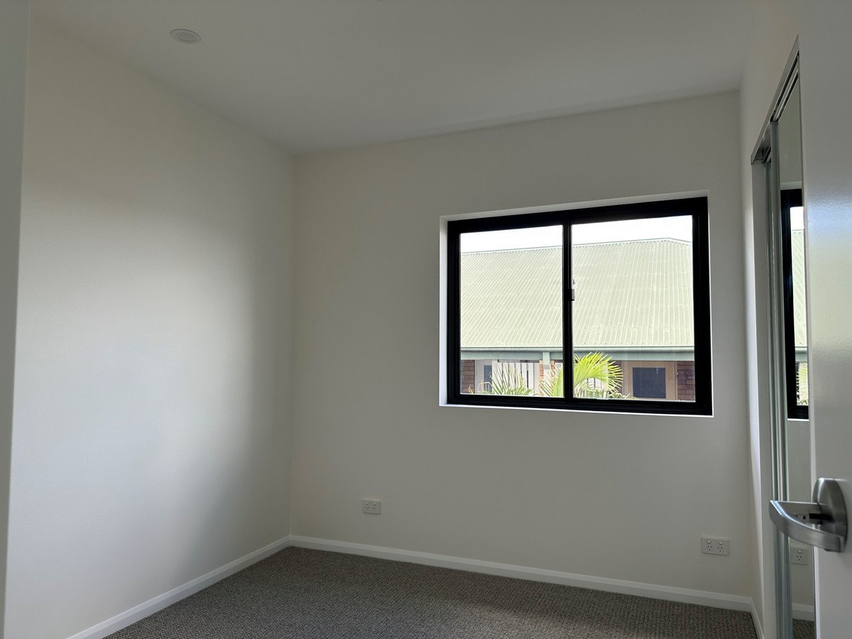 10/2044 Gold Coast Highway Miami 9