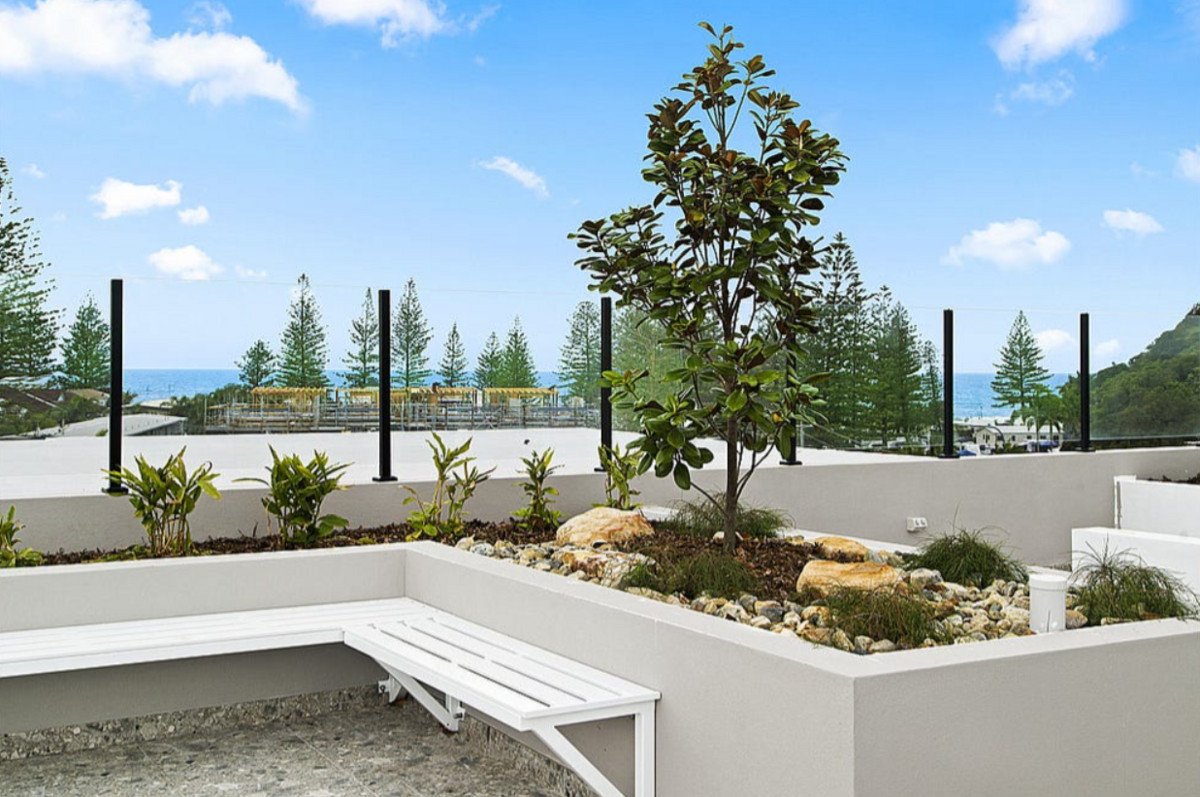 10/2044 Gold Coast Highway Miami 11