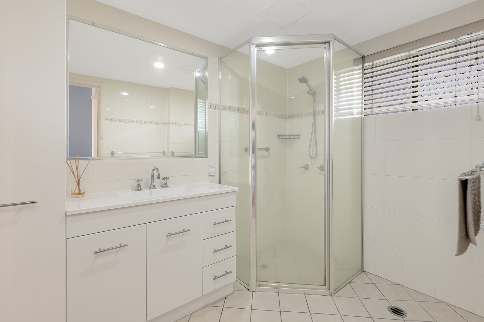 10/206-210 Pacific Parade BILINGA 4