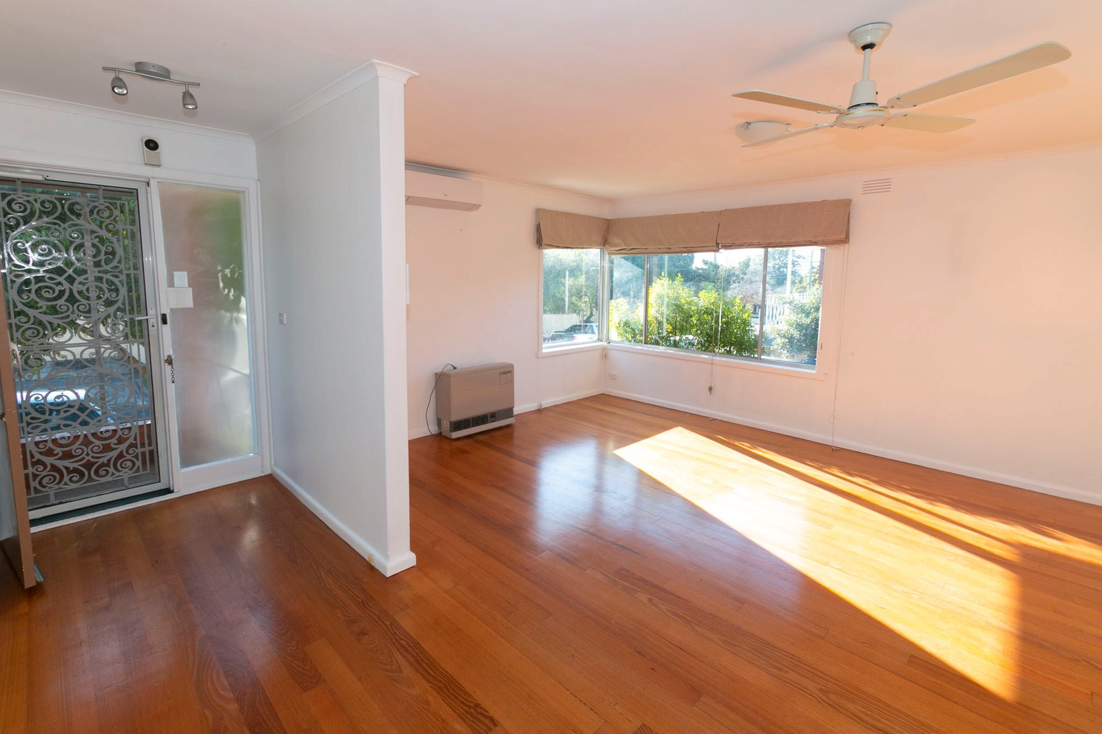 Gallery: 10/209 Charman Road