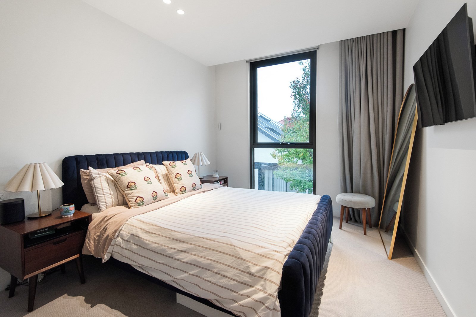 Gallery: 102/1 Foam Street