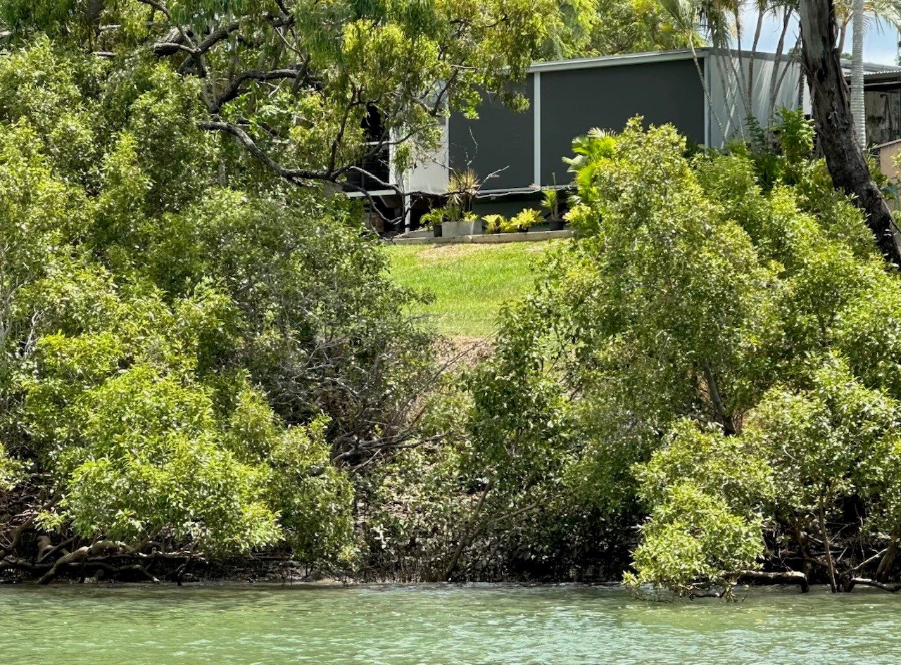 102/1 JACARANDA Drive BOYNE ISLAND 4