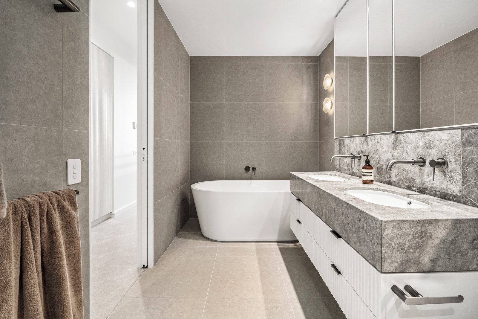 102/103 Beach Street, Port Melbourne, 3207