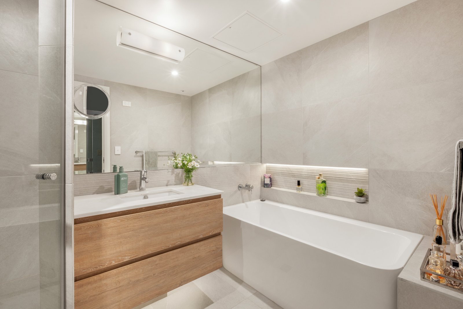 102/115 Beach Street, Port Melbourne, 3207