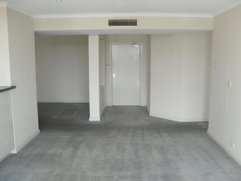 Gallery: 102/127 Beach Street