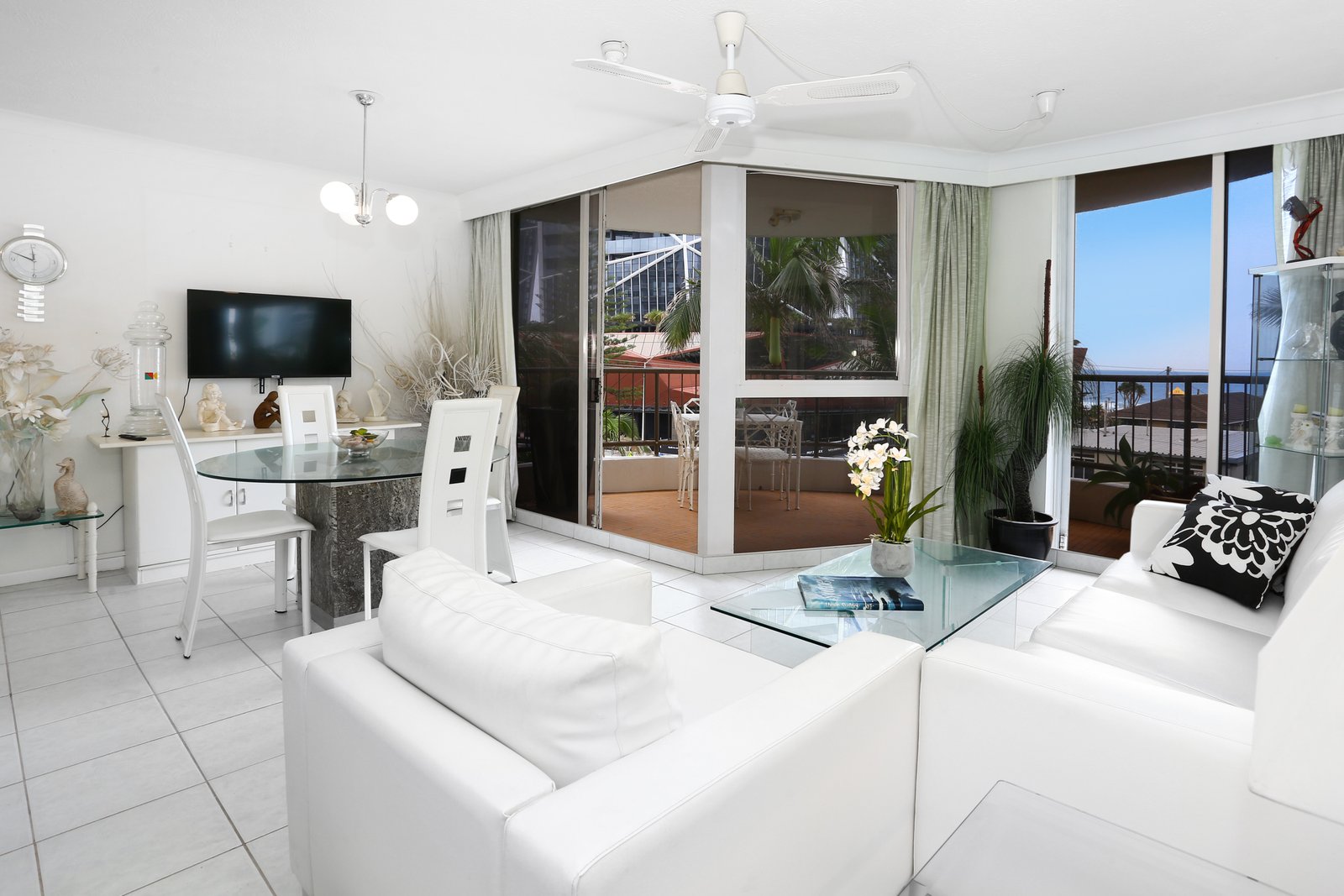 10/219 Surf Parade SURFERS PARADISE 4