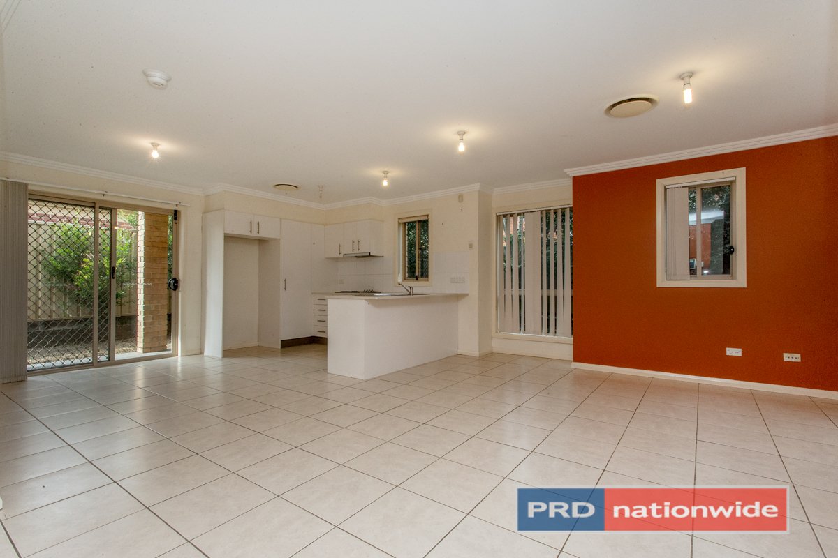 10/22-24 George Street KINGSWOOD 3