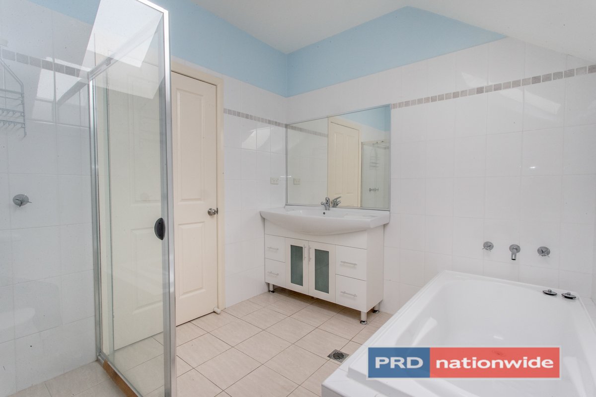 10/22-24 George Street KINGSWOOD 11