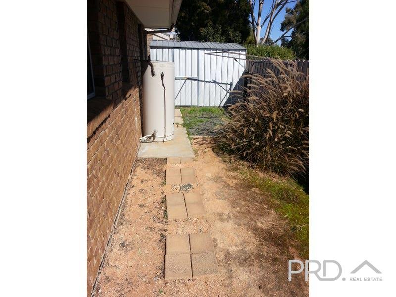 10/221-223 Adams Street WENTWORTH 6