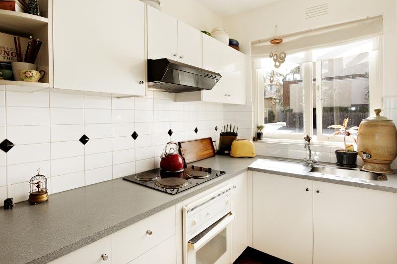 Gallery: 10/22A Acland Street