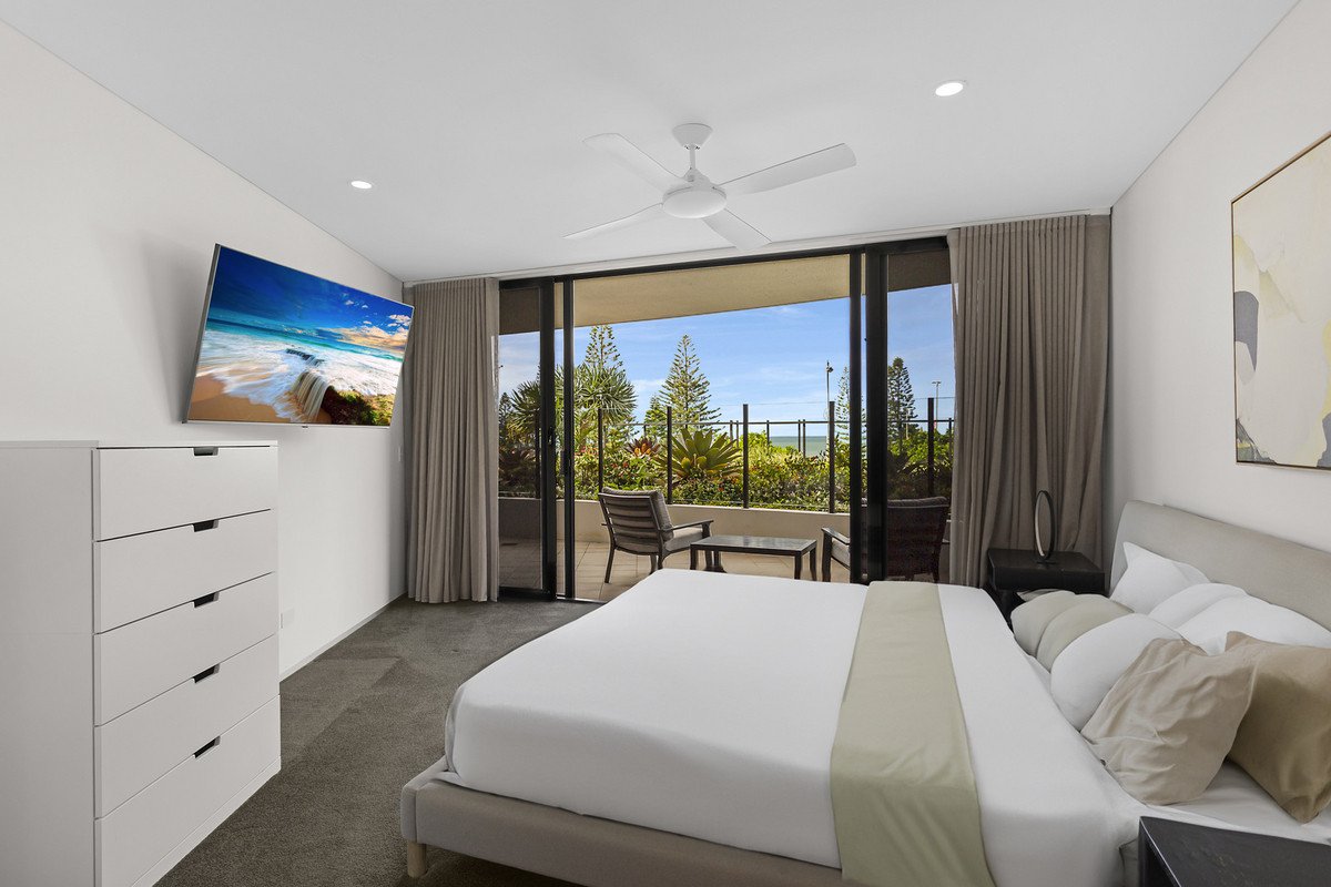 1023/2-14 The Esplanade Burleigh Heads 9
