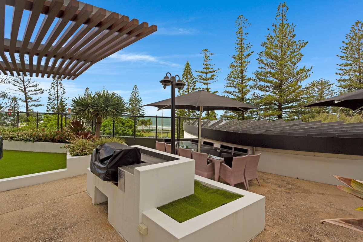 1023/2-14 The Esplanade Burleigh Heads 17