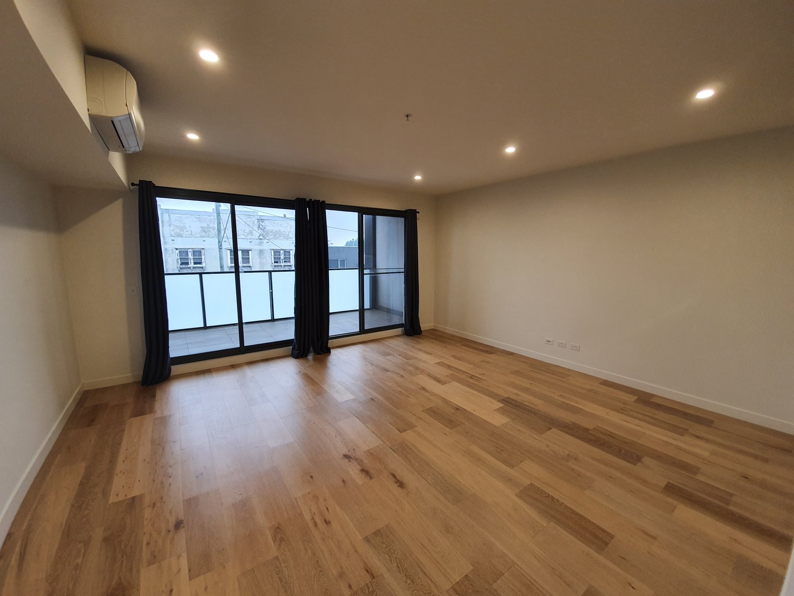 Gallery: 102/35-43 High Street