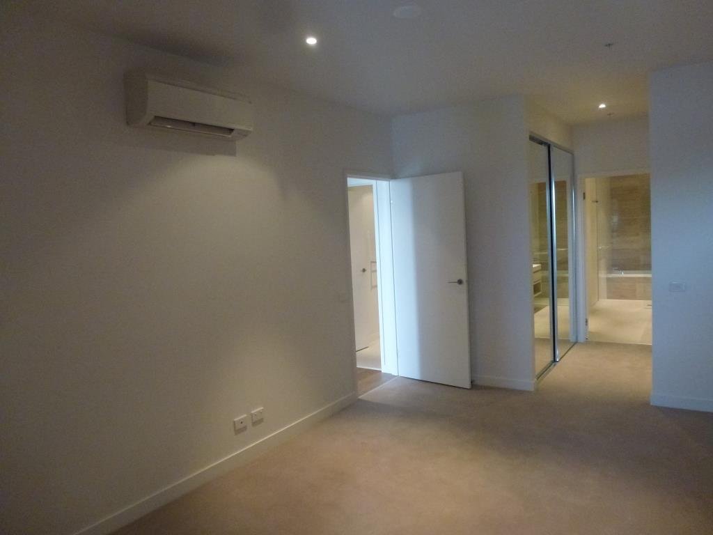 Gallery: 102/380 Bay Street