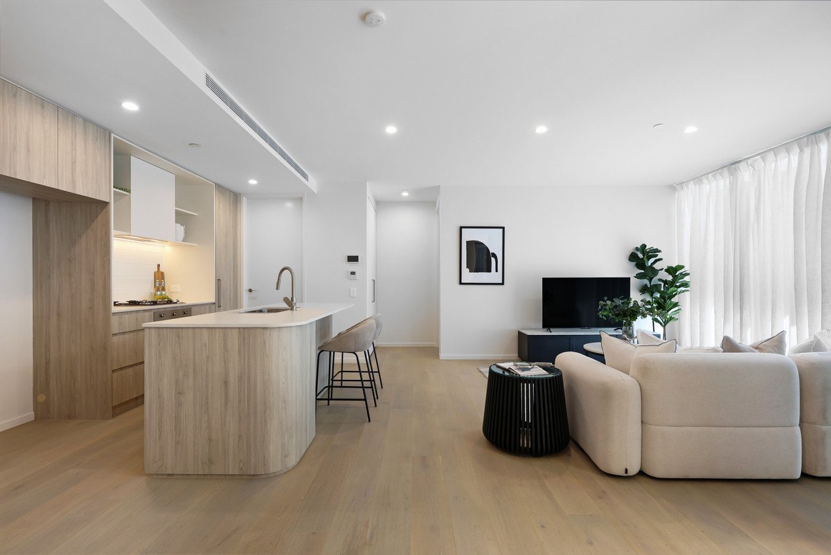 102/4 First Avenue Burleigh Heads 2