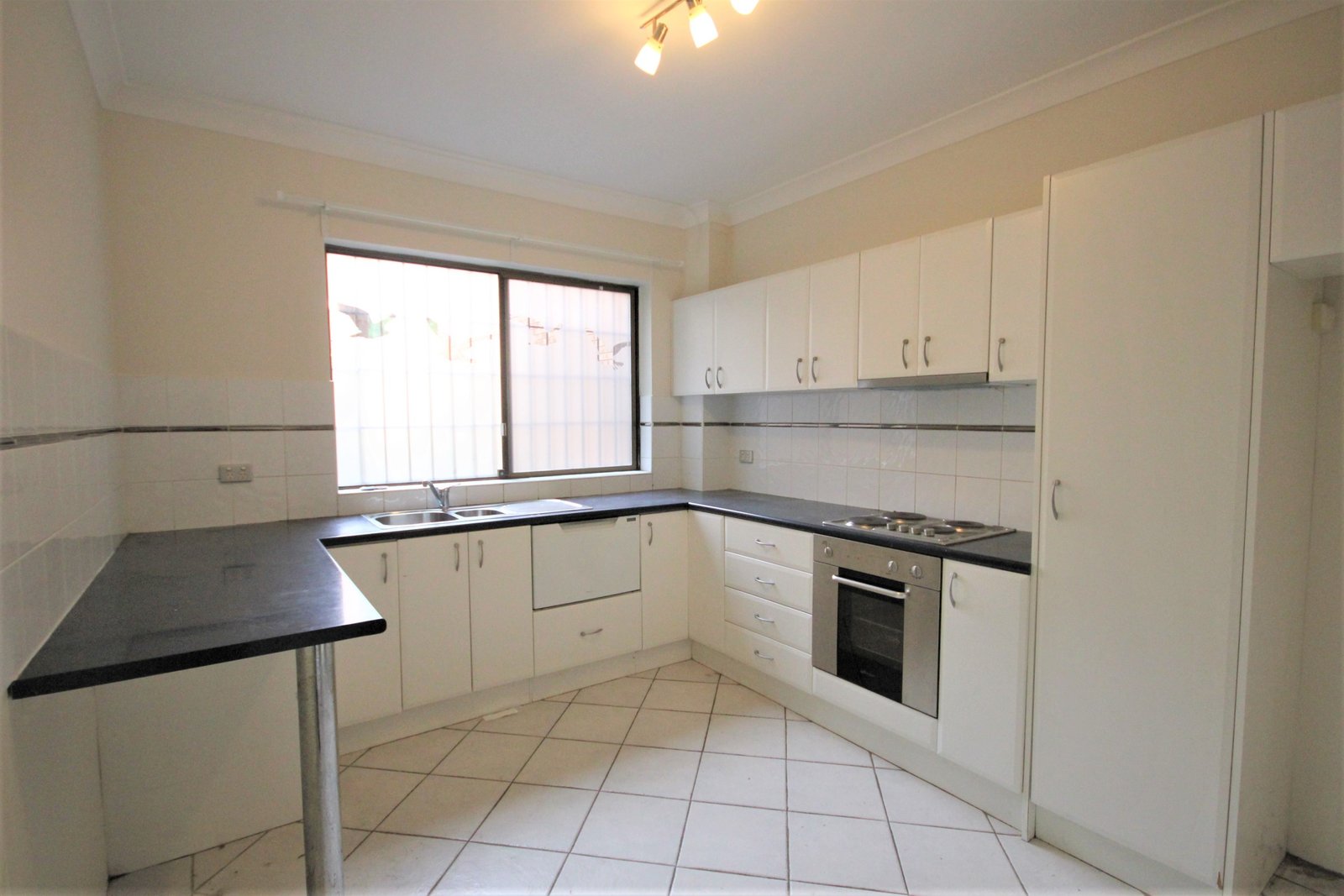 10/24 Subway Road ROCKDALE 3