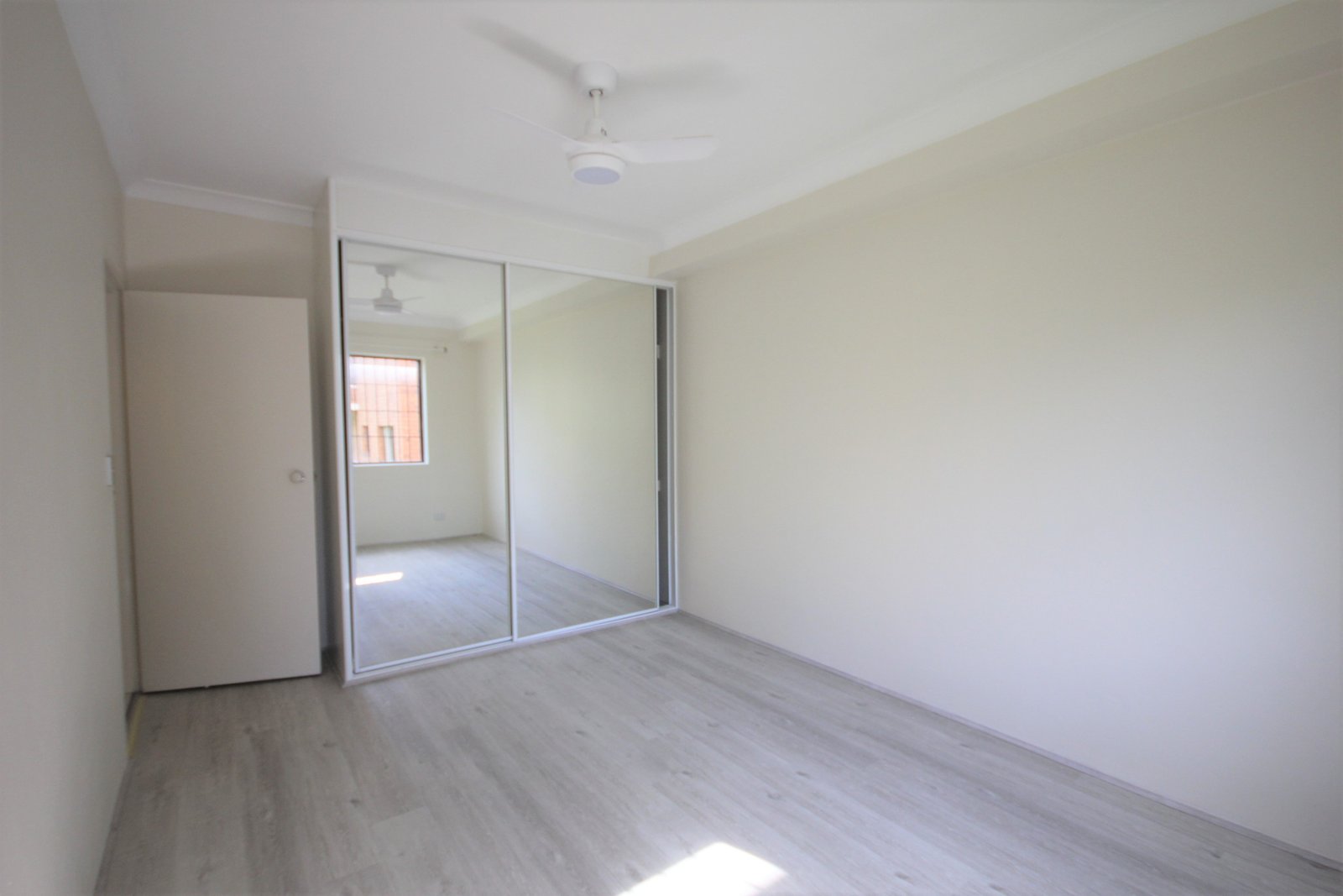 10/24 Subway Road ROCKDALE 4