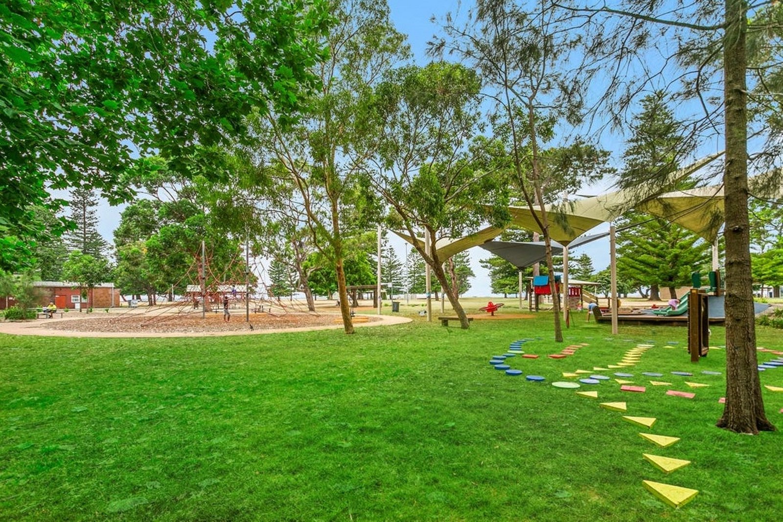 10/25-27 Gannon Avenue DOLLS POINT 9