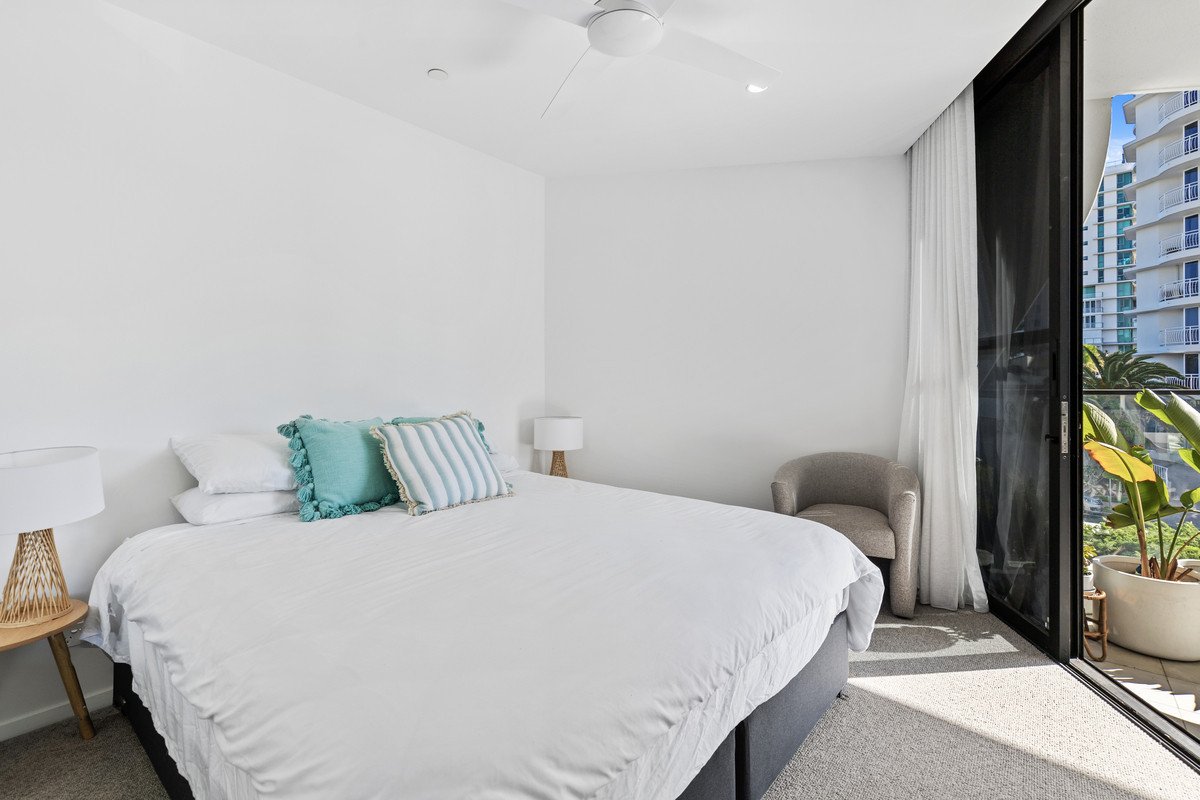 102/6 second Avenue Burleigh Heads 6