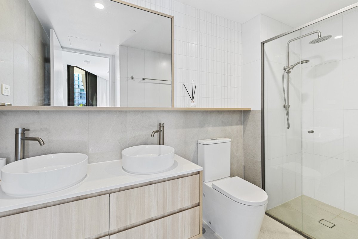 102/6 second Avenue Burleigh Heads 8