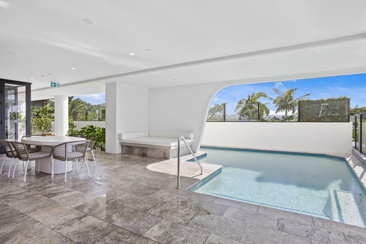 102/6 second Avenue Burleigh Heads 13