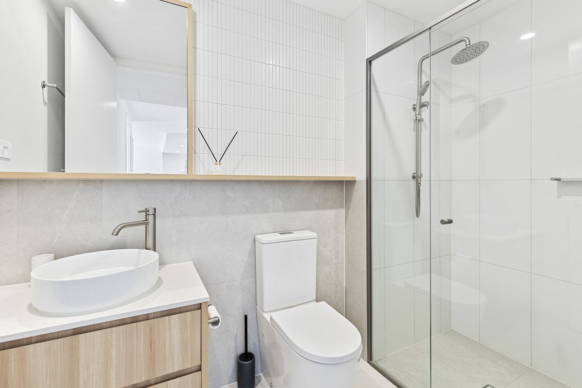 102/6 second Avenue Burleigh Heads 9