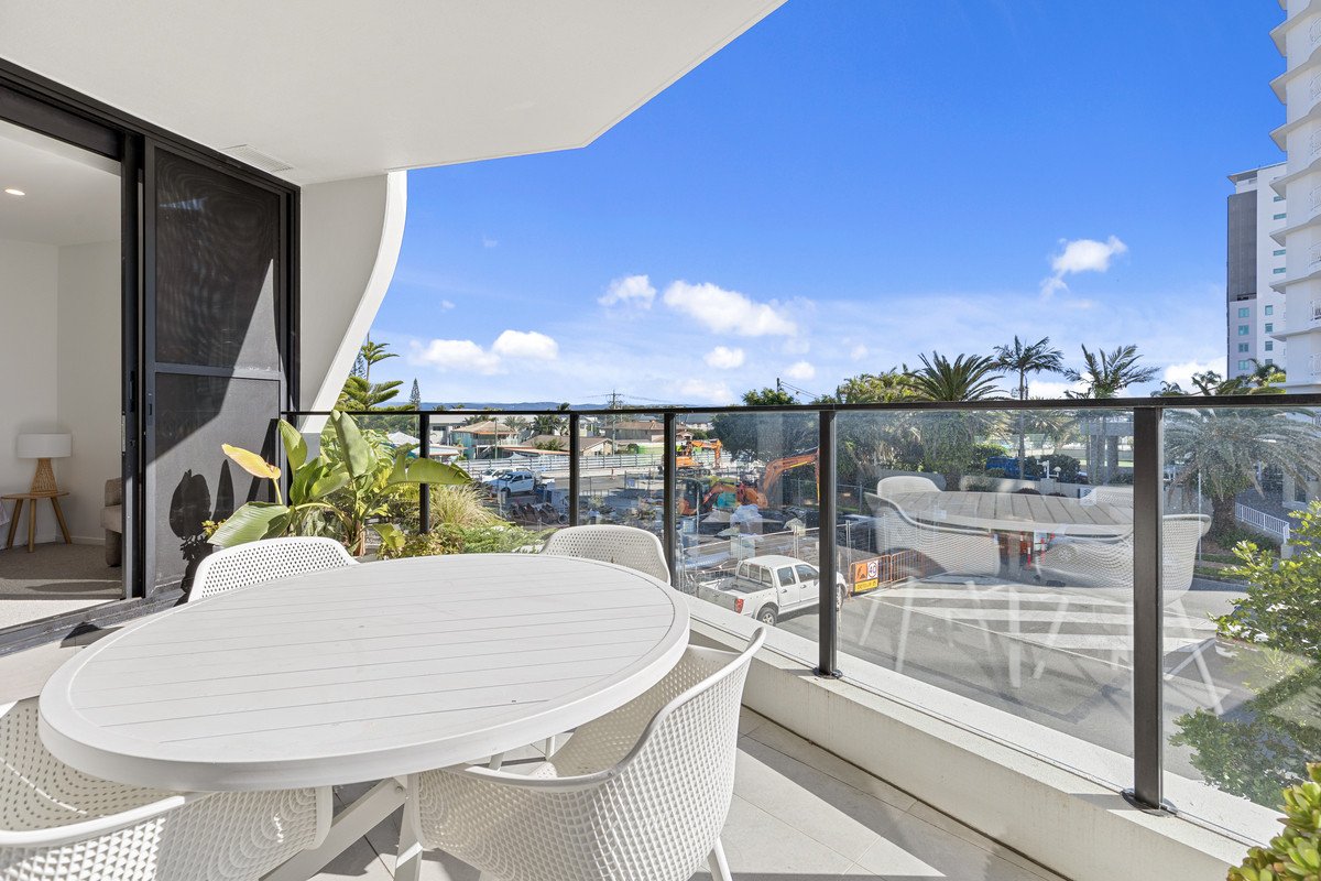 102/6 second Avenue Burleigh Heads 10