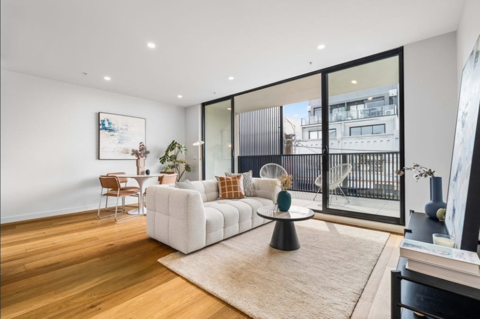 Gallery: 102/630 Glen Huntly Road