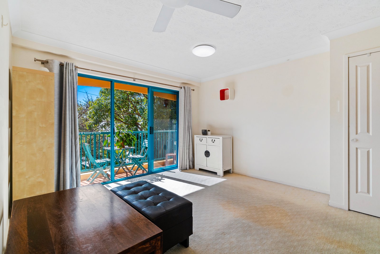 10/27-29 Dutton Street COOLANGATTA 3