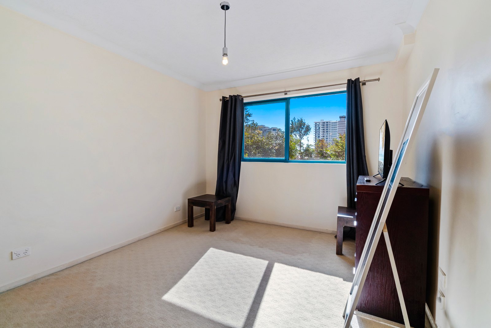 10/27-29 Dutton Street COOLANGATTA 6