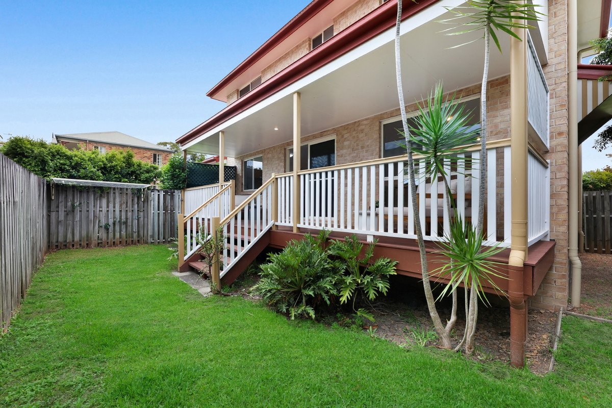 10/27-29 Tallebudgera Creek Road Burleigh Heads 2