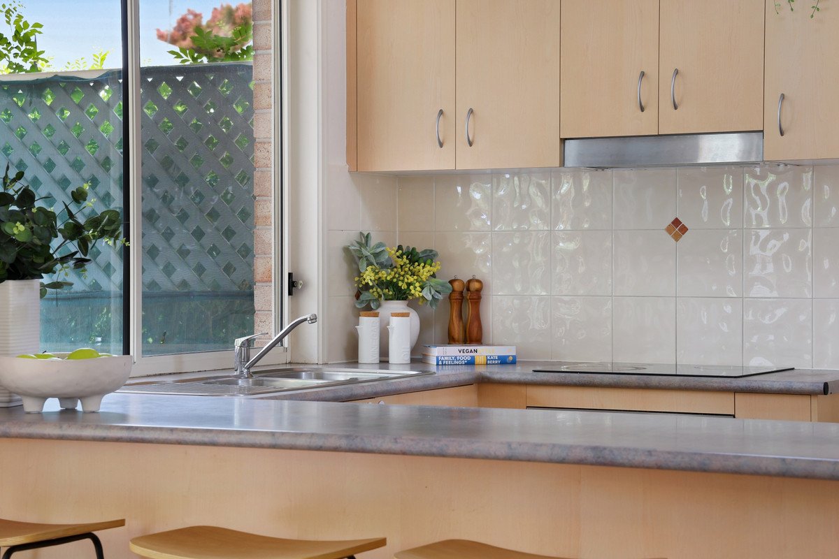 10/27-29 Tallebudgera Creek Road Burleigh Heads 9