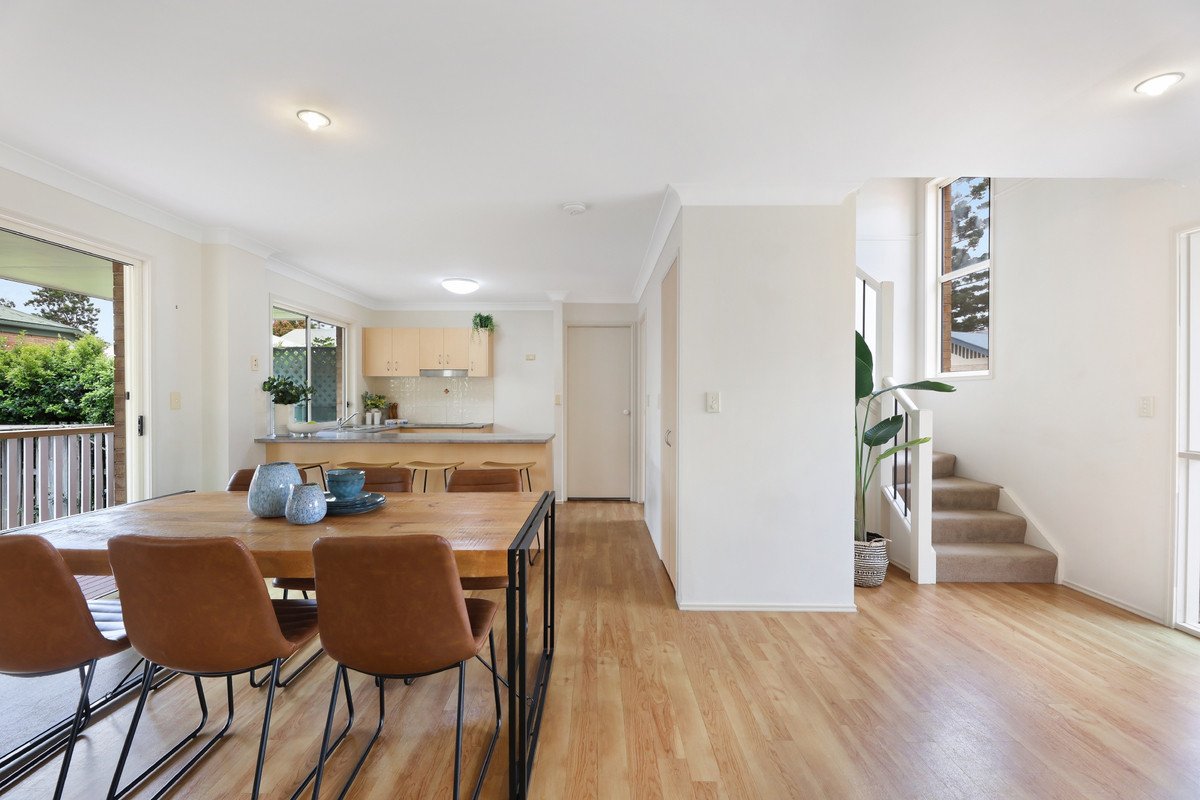 10/27-29 Tallebudgera Creek Road Burleigh Heads 11